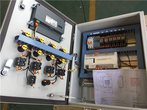 帶觸摸屏PLC電器控制箱